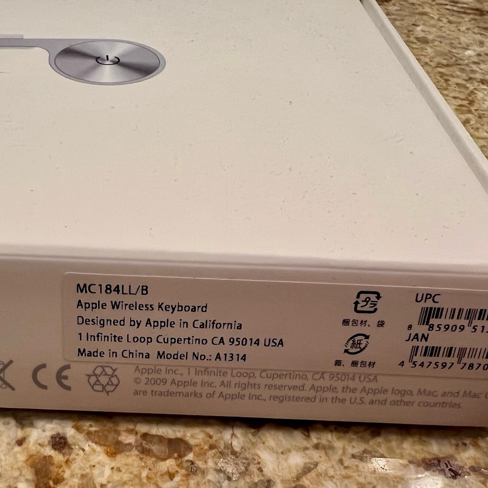 Apple Wireless Keyboard - Picture 4 of 6